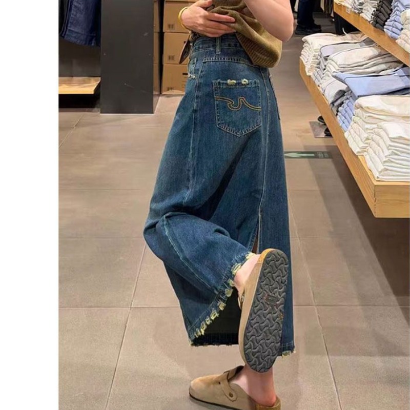 A-Line Skirt Midi - Dżinsowa spódnica z falbanką i haftowanym